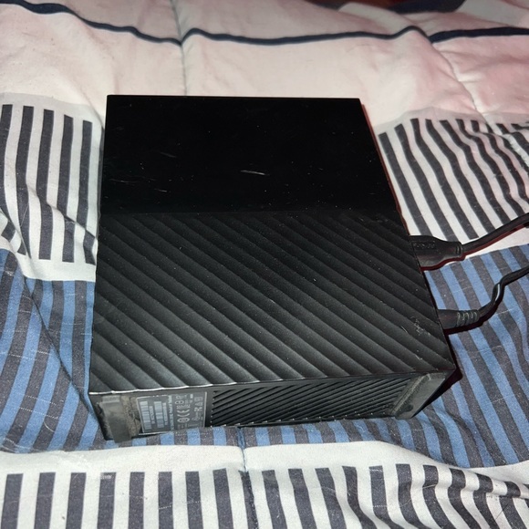 PS4 - Picture 3 of 3